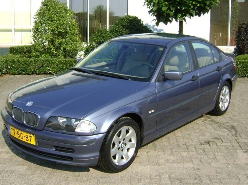 BMW 318i.jpg