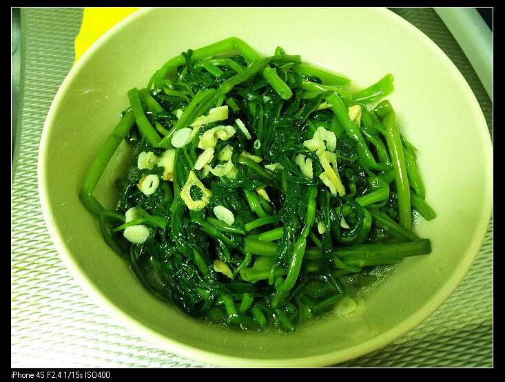 蒜蓉雨露空心菜（加了我自己磨制的猪油）