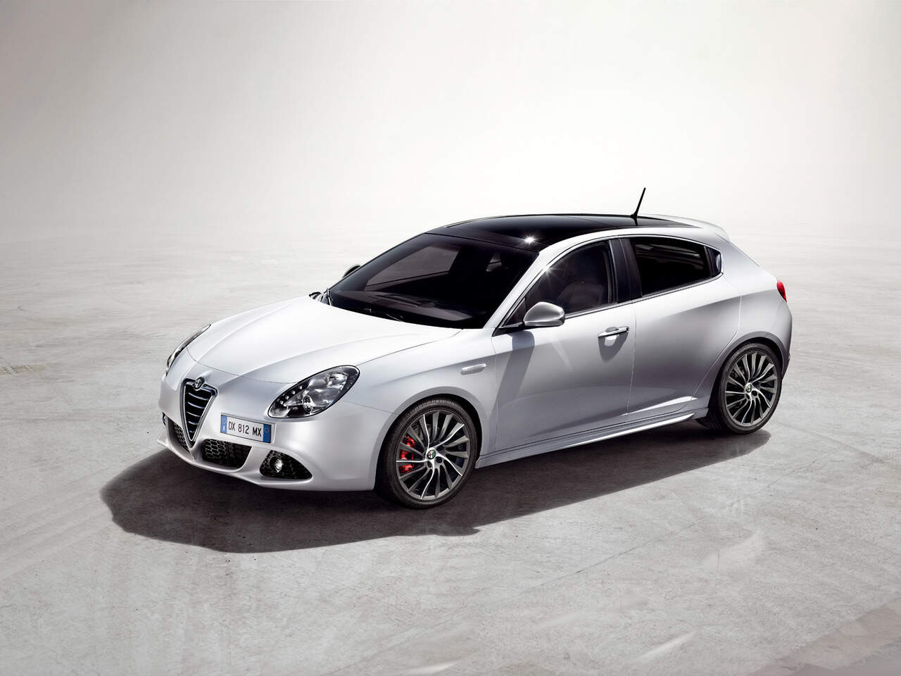 2010-Alfa-Romeo-Giulietta.jpg