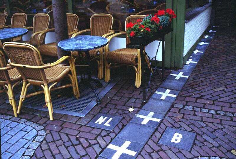 The-border-between-Holland-and-Belgium.jpg