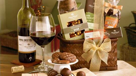 Chocolate-wine-gift-basket-harrydavid-27302.jpg