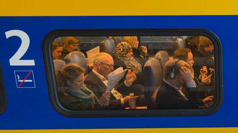 2014.09.01 6000stoelen extra in de trein.jpg