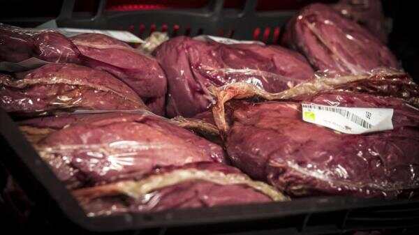 荷食品安全局没收数百箱非法从中国进口的肉制品