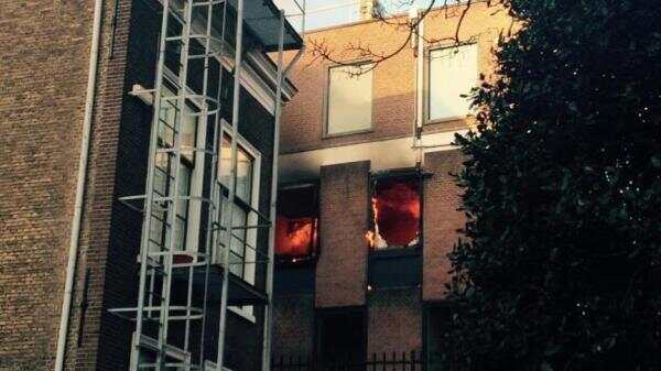 英国驻海牙大使馆今早发生火灾，一嫌犯被捕