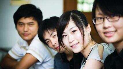 中国留学生婚恋引关注：相亲节目不靠谱 打破小圈子很重要