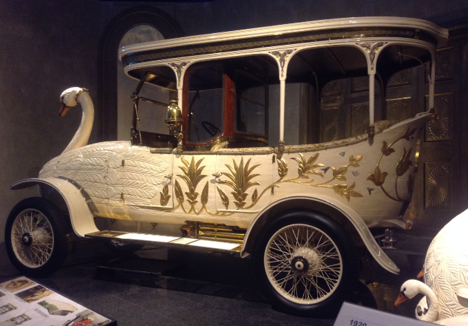 1920年印度的天鹅车.png