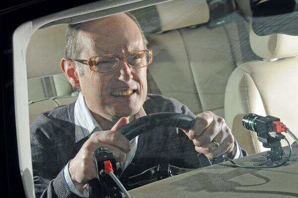 荷兰八分之一的司机视力太差不具最佳驾驶视野 不该上路！