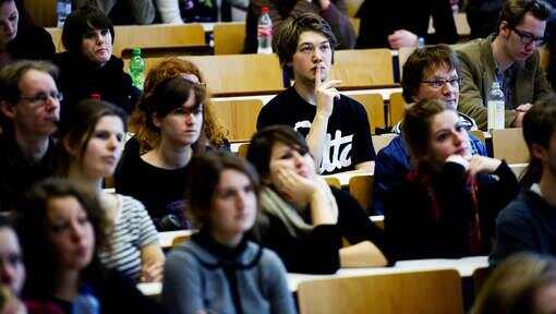 荷兰政党提议大学按科付费,减轻学生压力,这事儿你怎么看?