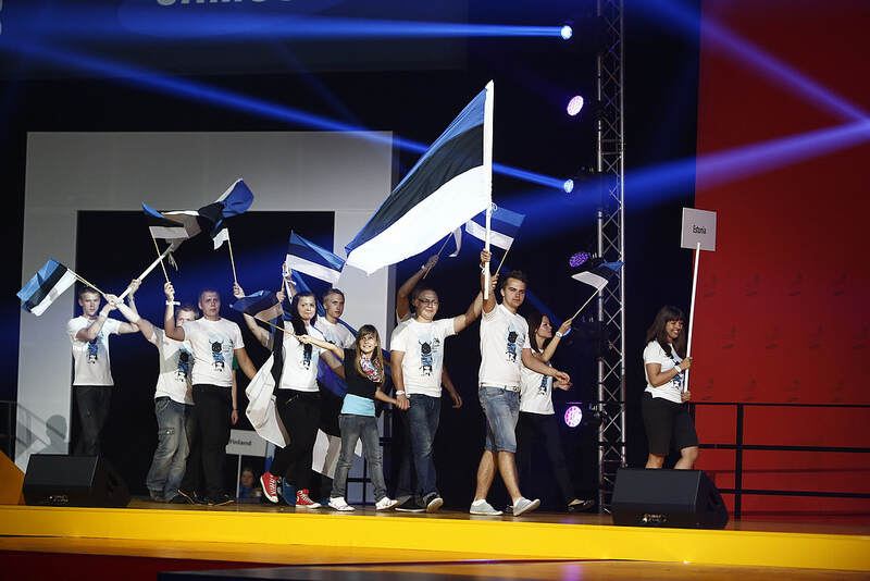 Eesti esindus WorldSkillsi avatseremoonial. Foto - WorldSkills 2013.jpg