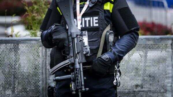 荷兰增强各公共场所警力，将有更多特规武警上街执勤！