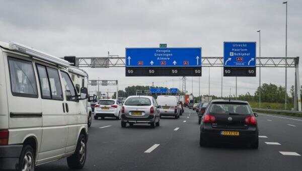 在荷兰驾车成本位居欧洲榜首，一个月均价竟高达800欧！