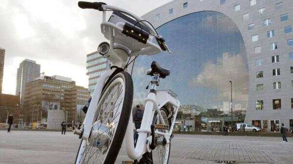 晚上太嗨没法回家?憋怕!鹿特丹城市自行车来救你!电动的哦~
