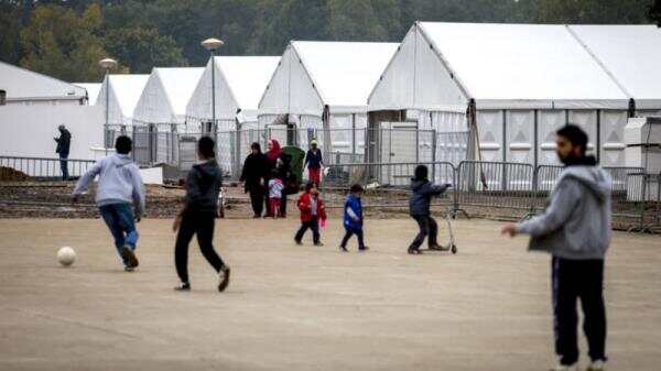 难民安全问题引发讨论，“最大难民营”成为荷兰国会关注