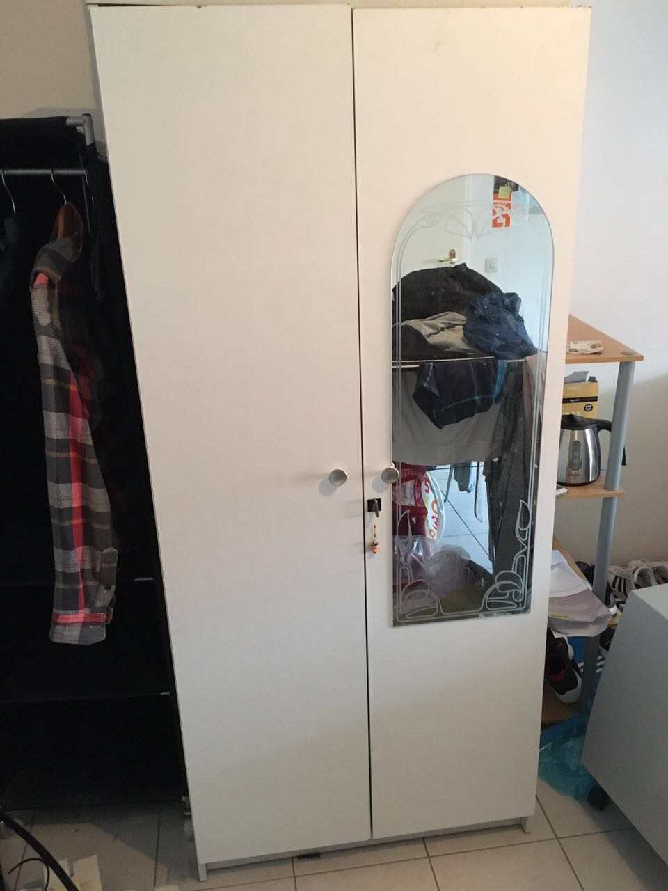 木质衣柜带全身镜，拆卸多次，免费自取