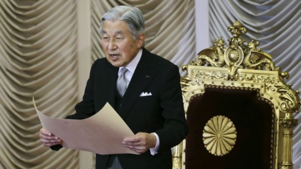 日本天皇明仁暗示因年龄健康问题将“生前退位”