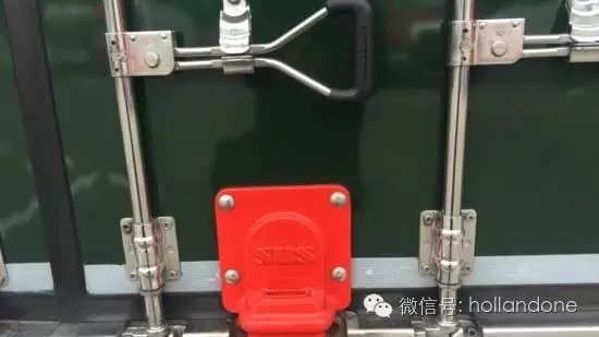 抢劫货车实录：像电影镜头，这场景已出现在荷兰！
