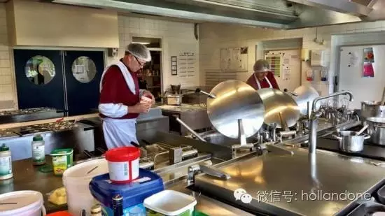 荷兰媒体说：给老人送餐服务大有市场！