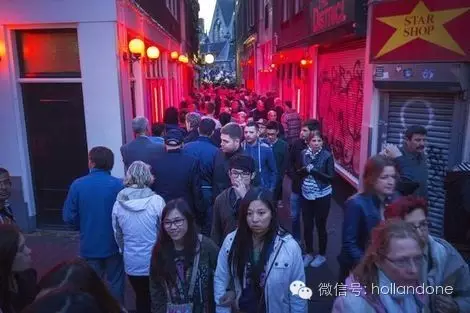 阿姆斯特丹红灯区性工作者不满游客拍照