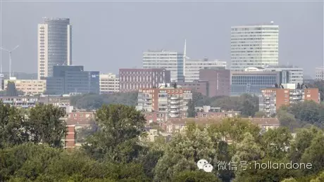 阿姆斯特丹建筑物转型，减少空置写字楼，增加住宅