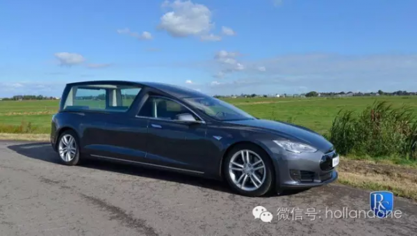 荷兰又是世界第一：将特斯拉改为殡仪车
