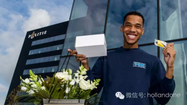 很赞！荷兰又一宗见义勇为火中救人的行为