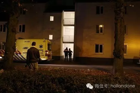 荷兰新闻短平快（留意劫匪半夜入屋抢劫）
