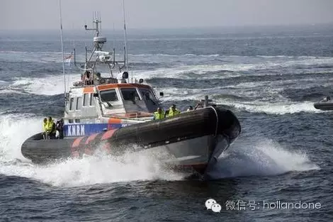 荷兰新闻短平快（荷兰国王如何看关于批评祖母传记等）