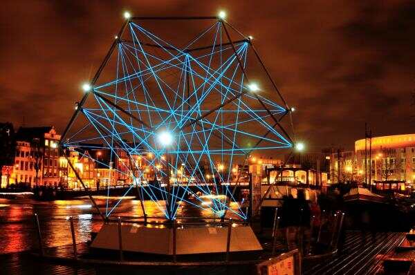 E589713A3D0B77E9752AE4C9D80E77A2-amsterdam-light-festival.jpg