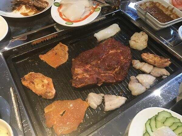 麻辣诱惑韩式烤肉吃吃吃！