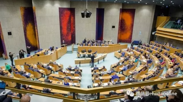 荷兰国会议员离职人数众多，什么原因？