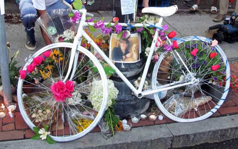 Amanda-Phillips-Ghost-Bike-62916--768x481.jpg