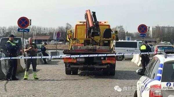 安特卫普可能阻止了恐袭！今早有人开车冲向人群被逮捕