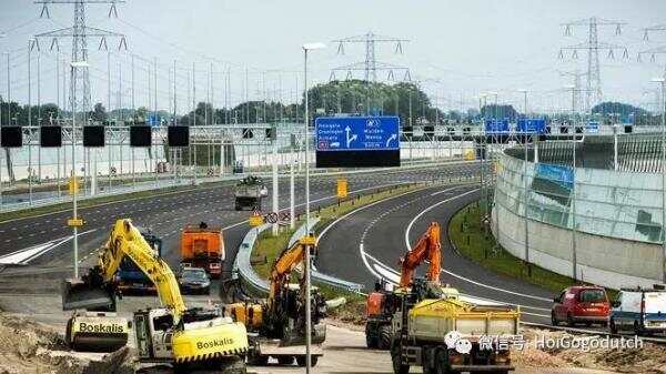 荷兰周末多段公路检修关闭，大家出行请安排预留时间！