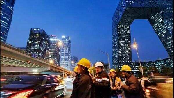 如何向外国人客观、全面地介绍中国？