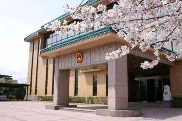 出国之后遇到困难，中国领事馆究竟能帮你多大的忙？