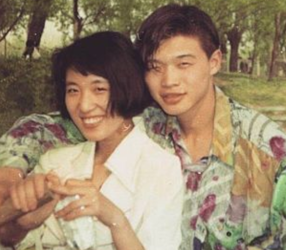 老外在中国捡垃圾爆红Ins！从50万张废照片找到感动！
