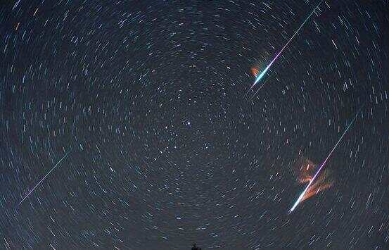 流星雨强势来袭！