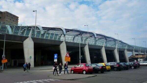 阿姆一条地铁建了15年，周围到底都有些啥？