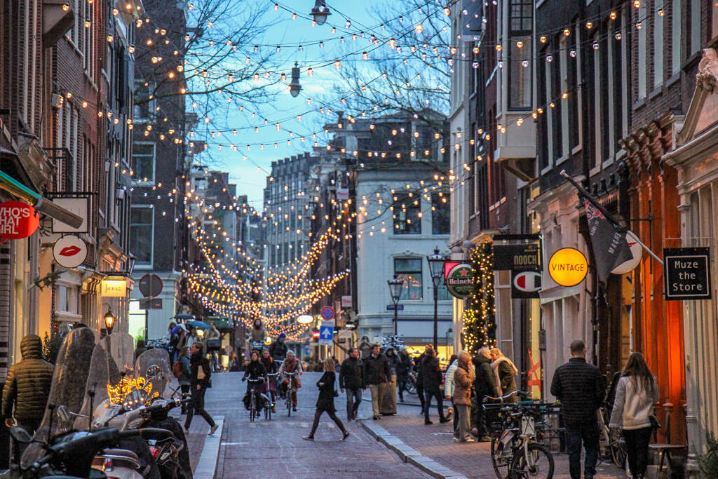 Shopping-Street-Christmas-Lights-Amsterdam-Netherlands.jpg