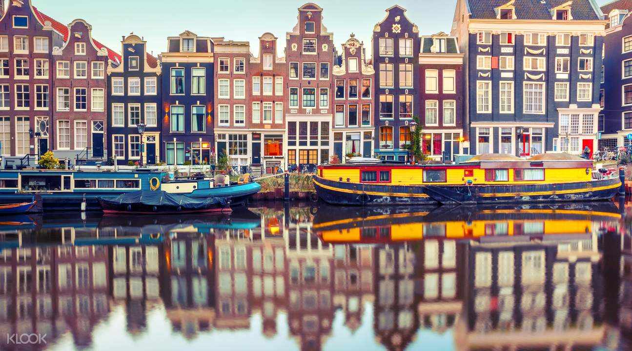 阿姆斯特丹脚踏船运河之旅.jpeg