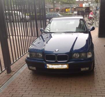 BMW320_2.jpg