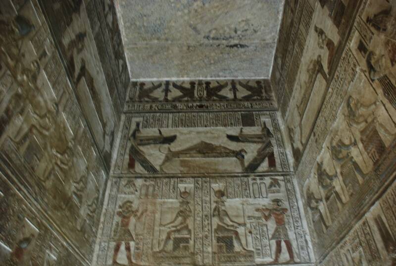 Dendera_colorful_relief2.jpg