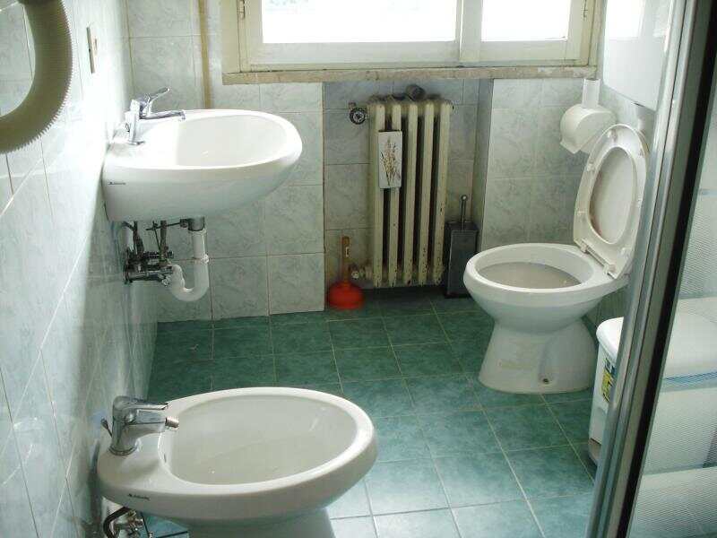 卫生间带浴室A