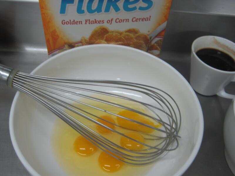 鸡蛋打碗中