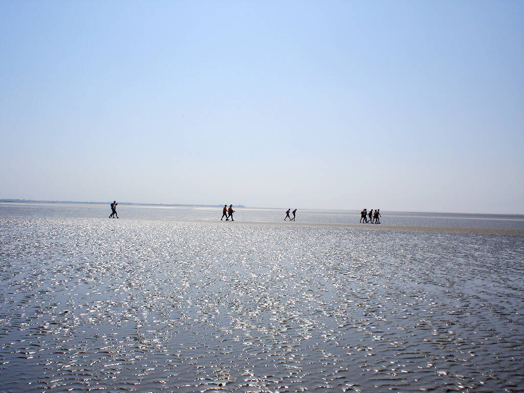 徒步渡海：海的中央，徒步的人.jpg