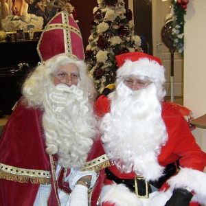 Sinterklaas VS. Santa Clause：两个老头子的圣诞大战！